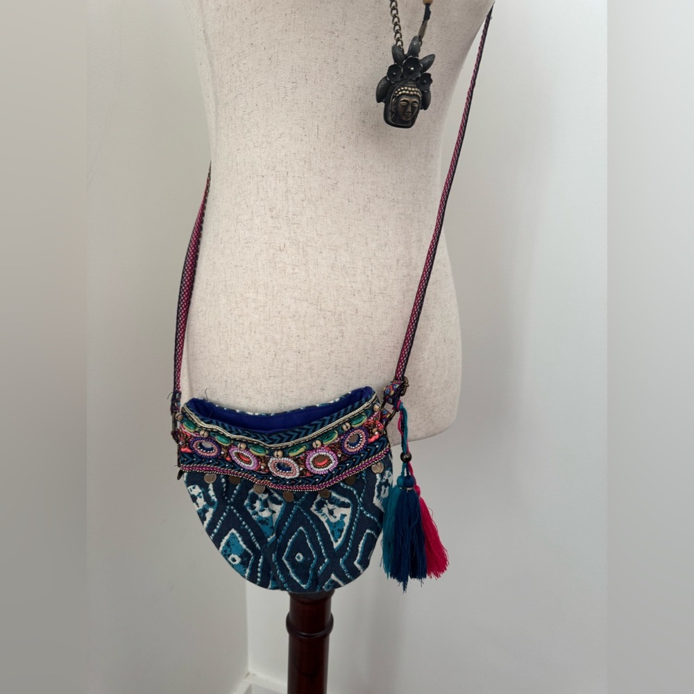 Christophe Sauvat Domi Pouch Boho beaded Crossbody Exclusive Neiman Marcus - Picture 5 of 5